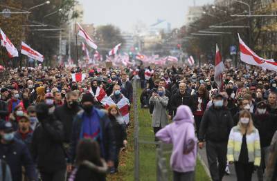 Чтоб совсем не опозориться: Белорусская забастовка спешно...