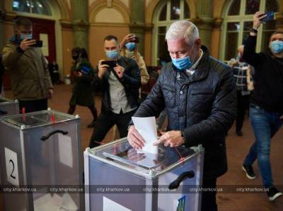 За Терехова на выборах мэра проголосовали почти 54% харьковчан – экзит-полл