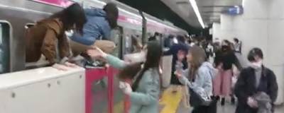 Японец, ранивший 17 человек в токийском метро, хотел быть приговоренным смерти