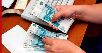 Долги россиян запретят списывать с социальных выплат