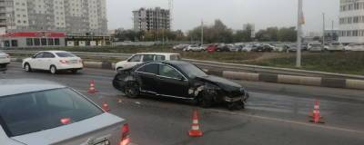 В Омске водитель автомобиля устроил серьезное ДТП и скрылся с места аварии