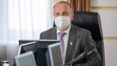 Экс-глава Владивостока Олег Гуменюк находится в следственном управлении