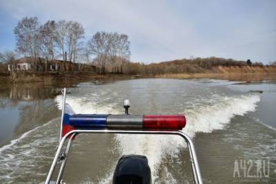 Пьяный кемеровчанин выпал из лодки в Томской области