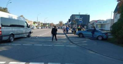 В Броварах легковушка влетела в транспортную остановку, пострадала женщина (ФОТО)