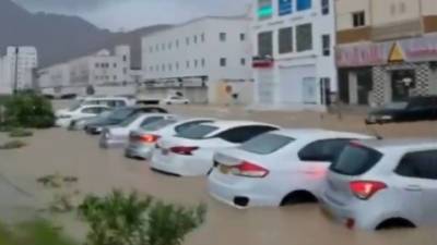 Тропический циклон "Шахин" затопил Оман и Иран и унес жизни 9 человек