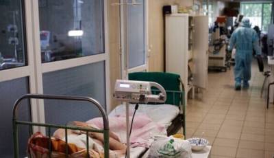 "Медики падают с ног": харьковская больница заполнилась в первый день работы