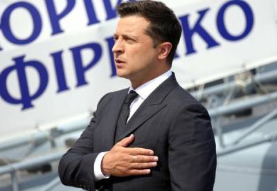 Экс-премьер Украины не увидел угрозы Зеленскому из-за попадания того в «досье Пандоры»