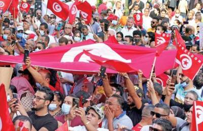 Тунисцы вышли на улицы поддержать Каиса Саида в борьбе с коррупцией