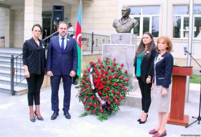 В бакинской школе состоялось торжественное открытие бюста Национального героя Азербайджана Юрия Ковалева (ФОТО)
