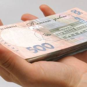 В Бердянске чиновник незаконно выписал себе более 80 тыс. зарплаты