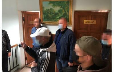 Хищение на закупках: у киевских коммунальщиков проходят обыски