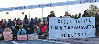Экоактивисты потребовали объявить в Финляндии чрезвычайную экологическую ситуацию (ФОТО)