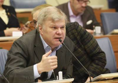 Депутат МГД Митрохин предложил включить муниципальных депутатов в обсуждение градостроительной политики и размещения платных парковок