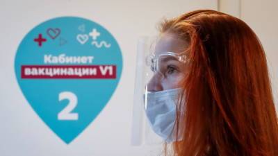 Мурашко сообщил о ревакцинации около 1,8 млн россиян от коронавируса
