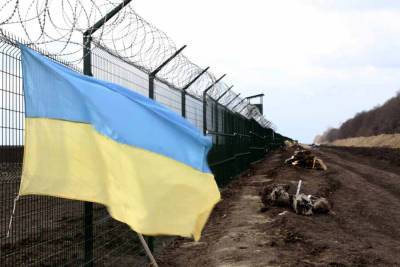 «Стройте заводы, а не стены»: украинская пенсионерка резко прокомментировала новые планы Киева