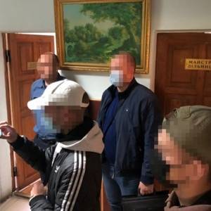 У киевских коммунальщиков проходят обыски