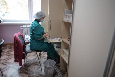 На Урале медсестра выиграла в суде право получать ковидные выплаты на двух работах