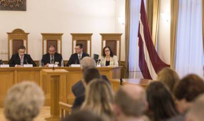 Советник президента Латвии не откажется от попыток занять должность в Конституционном суде
