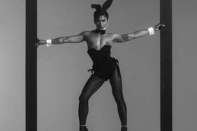 Playboy впервые снял для обложки гея в корсете и на каблуках