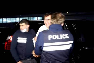 В Грузии начали собирать подписи за освобождение Саакашвили