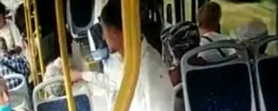 Новосибирец, ударивший пассажира автобуса ножом, пробудет под стражей еще месяц