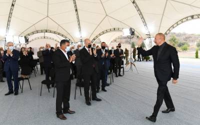 Президент Ильхам Алиев: Строительство в Джоджуг Марджанлы мечети, подобной мечети Говхар ага, имеет символическое значение