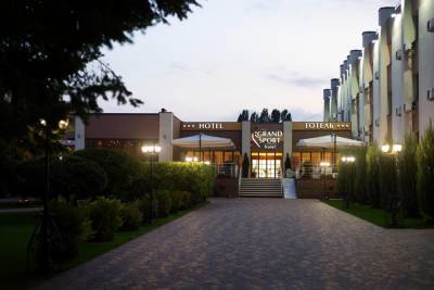 Приватизация по-украински: СМИ показали, как в Броварах судья и прокурор присвоили отель за бесценок
