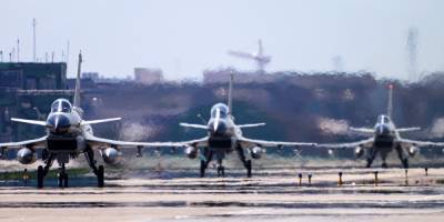 Китай направил к Тайваню полсотни боевых самолетов