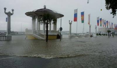 В затопленном Сочи объявили новое штормовое предупреждение