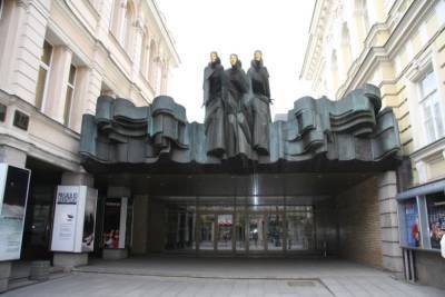 Национальный драматический театр Литвы отменяет премьеру из-за обвинений режиссеру в Бельгии