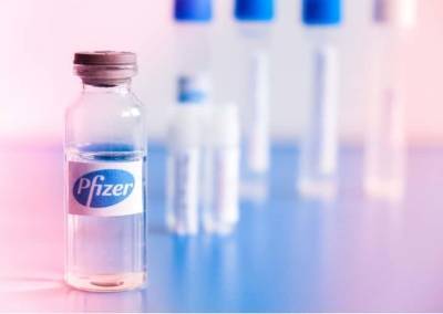 В ЕС разрешили ревакцинацию препаратом Pfizer и мира