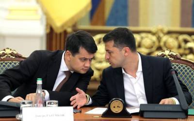 Рада инициировала процедуру отставки Разумкова