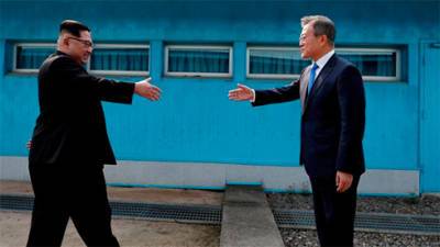 КНДР восстановила связь с Южной Кореей по военной линии