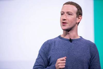 Цукерберг извинился за сбой социальных сетей