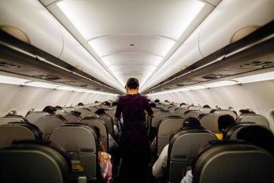 Туристов возмутил внешний вид стюардесс на российских авиалиниях