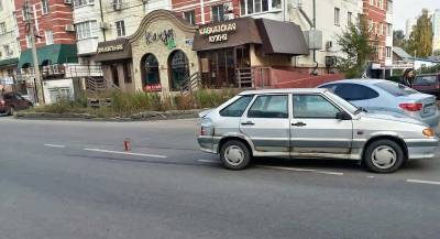 На улице Фрунзе в Липецке столкнулись две легковушки
