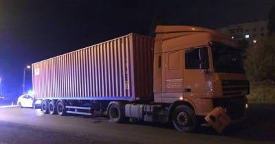 В Харькове грузовик сбил двух подростков, оба серьезно пострадали (ФОТО)