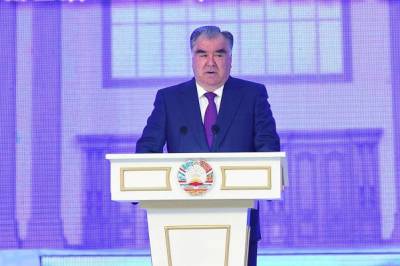 Рахмон призвал нацию сохранять таджикский язык и свободно говорить на других