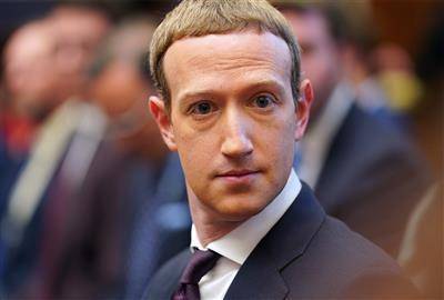 Цукерберг извинился за сбой, заявил, что Facebook и WhatsApp снова начинают работать