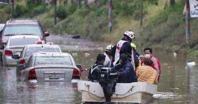 В Мексике затопило более трех тысяч жилых домов из-за мощных ливней