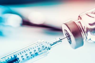 Почти 300 тысяч доз вакцины от COVID-19 привезли в Новгородскую область