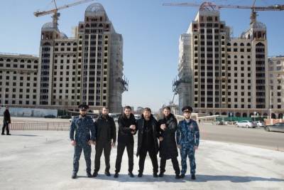 Кадыров показал разрушенный и отстроенный Грозный