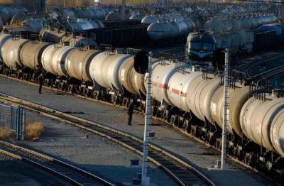 Россия выделит Киргизии дополнительный объем беспошлинного топлива