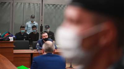 СК попросил продлить арест устроившему стрельбу в школе в Казани