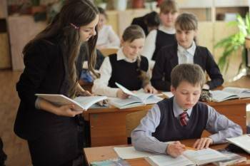 Учителям на Вологодчине выплатили по 500 тысяч рублей