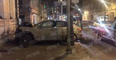 Протаранивший школу в Москве Porsche был угнан с парковки