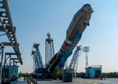 Ракета "Союз" со съемочной группой первого фильма в космосе стартовала к МКС с Байконура