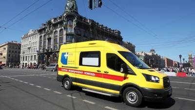 В Петербурге впервые за неделю выявлено менее 2 тыс. новых случаев COVID