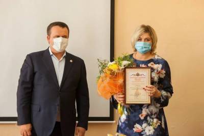 Никитин поздравил новгородских педагогов с Днем учителя