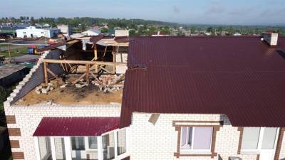 Русских поручил ускориться с ремонтом пострадавшего от урагана дома в Инзе